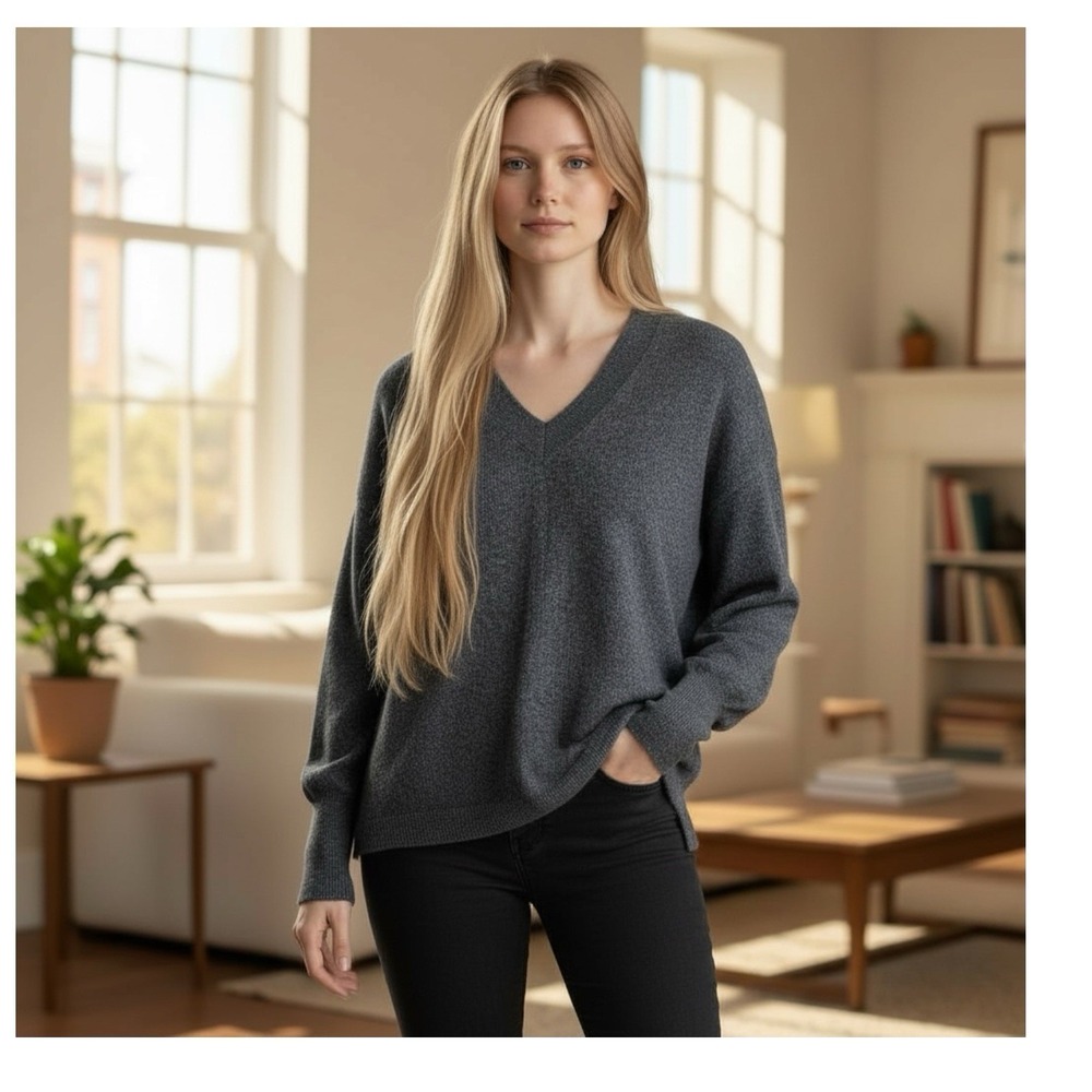 LARK & RO‎ M Cashmere Sweater Gray V-Neck Luxe Chic Urban Old Money Pullover